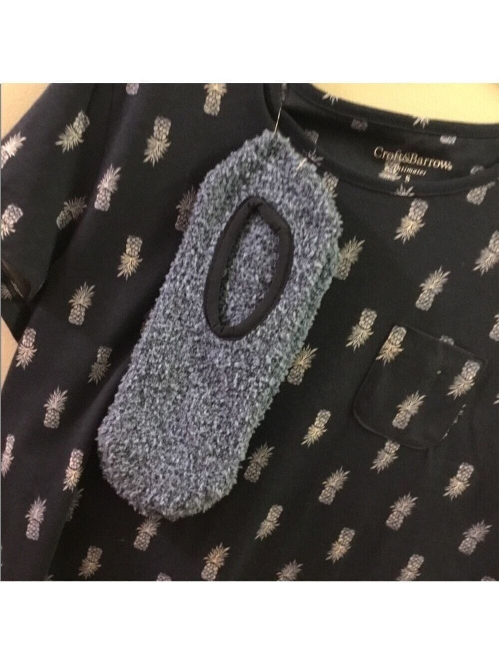 Croft & Barrow sleep tee with matching slipper socks Womans size Small - Picture 5 of 13